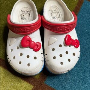 Kids hello kitty crocs
